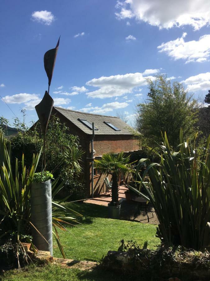 Villa Ralph'S Barn Newport  Exterior foto